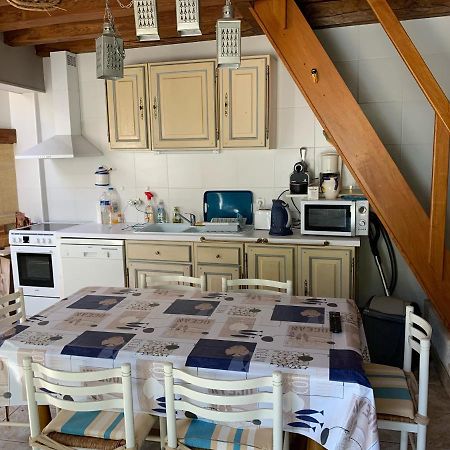 Maison de pays au centre du village Saint-Martin-de-Ré Extérieur photo
