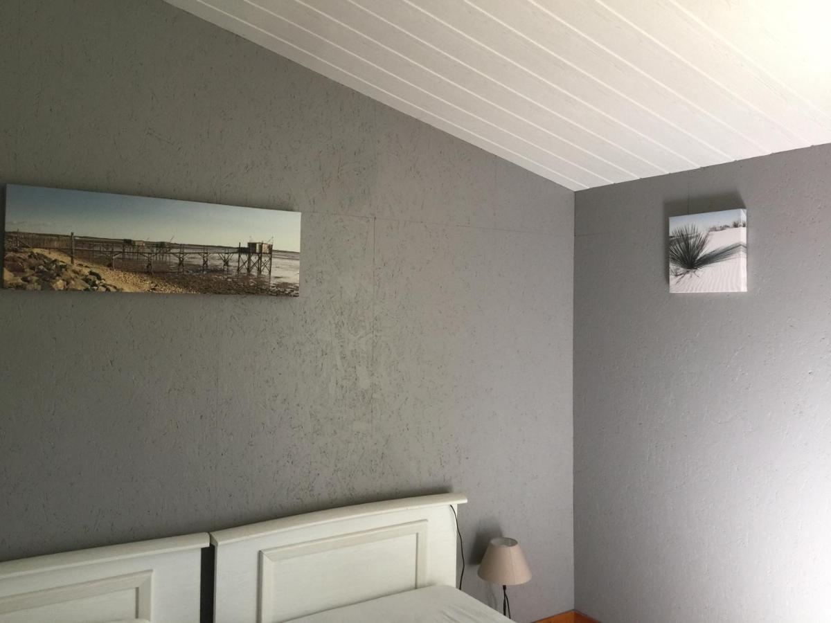 Maison de pays au centre du village Saint-Martin-de-Ré Extérieur photo