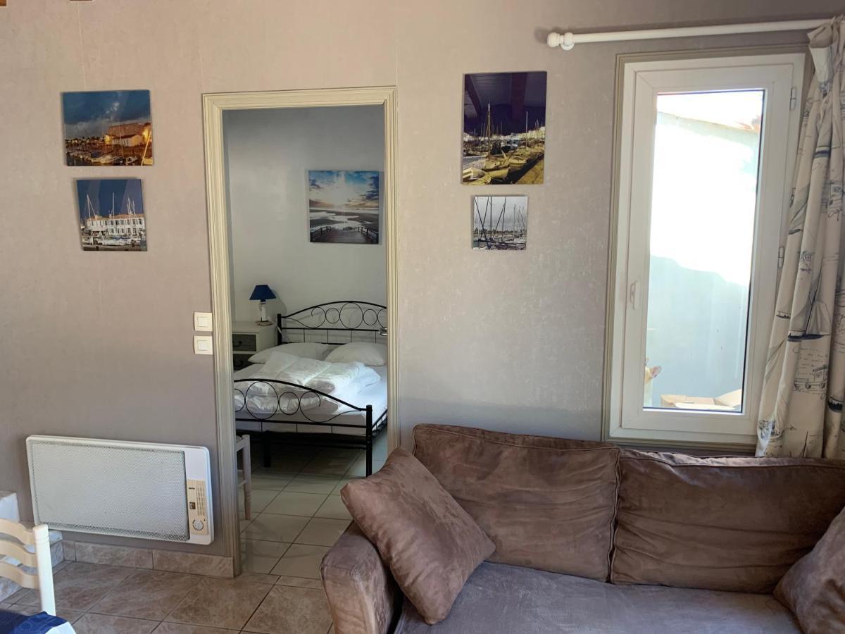 Maison de pays au centre du village Saint-Martin-de-Ré Extérieur photo